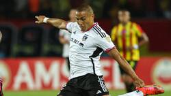 A Colo Colo le llueve sobre mojado: delegación alba no ha podido volver a Chile y sigue en Colombia