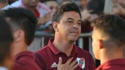 Hincha "trolleó" a Marcelo Gallardo a su llegada al aeropuerto