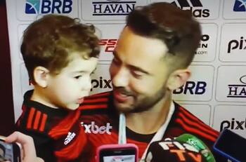 VIDEO | Hijo de jugador del Flamengo imitó a Arturo Vidal tras obtener la Copa de Brasil