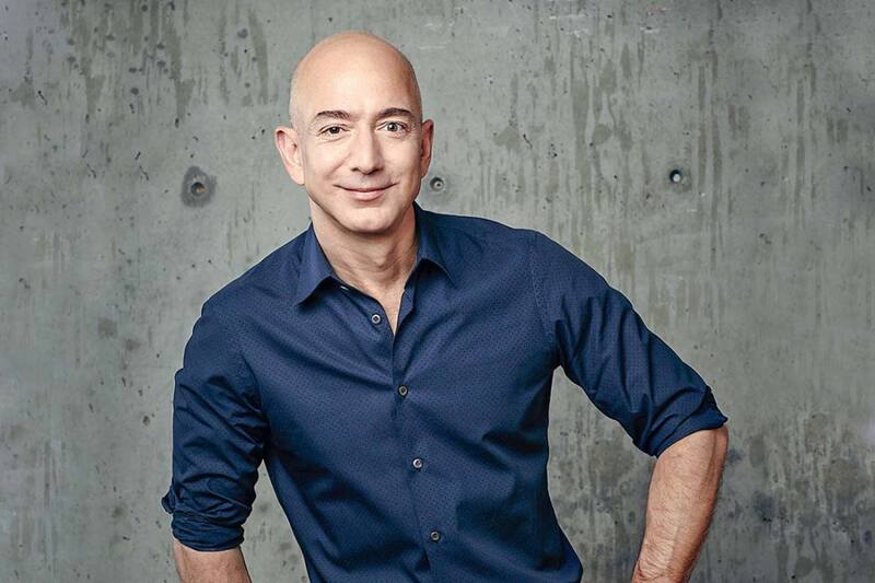 Jeff Bezos ya no preside Amazon, pero sigue siendo accionista. Créditos: Instagram