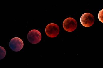 Luna de sangre: a qué hora se podrá ver este viernes el eclipse lunar más largo del siglo