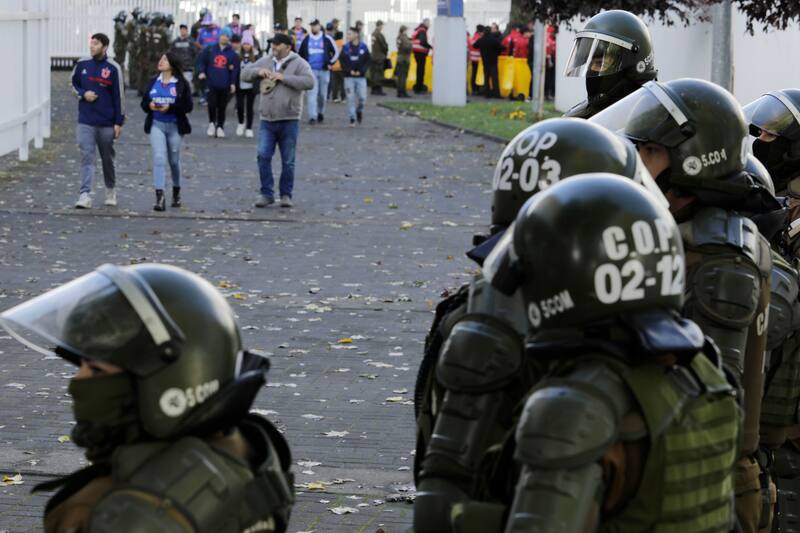 Policía en el fútbol chileno. Foto: Aton