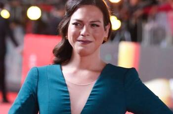 Daniela Vega anuncia viaje desde México para sufragar y reafirma su voto por Boric: "Estoy emocionada y esperanzada"