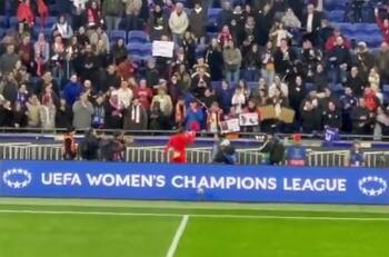 El noble gesto de Endler con una chilena segundos después de avanzar a semifinales de Champions League