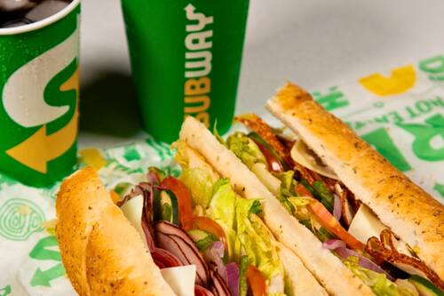Propietarios de popular cadena de comida rápida adquiere importante empresa por US$1.000 millones