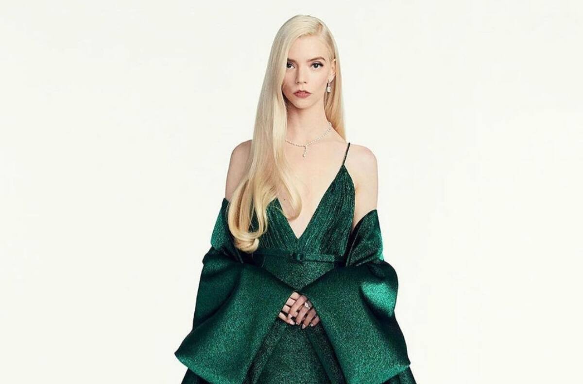 Anya Taylor-Joy deslumbró con un lujoso vestido Dior y joyería de más de un millón de dólares en los Golden Globes 2021