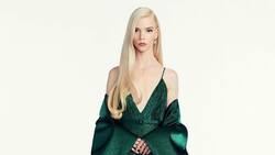 Anya Taylor-Joy deslumbró con un lujoso vestido Dior y joyería de más de un millón de dólares en los Golden Globes 2021