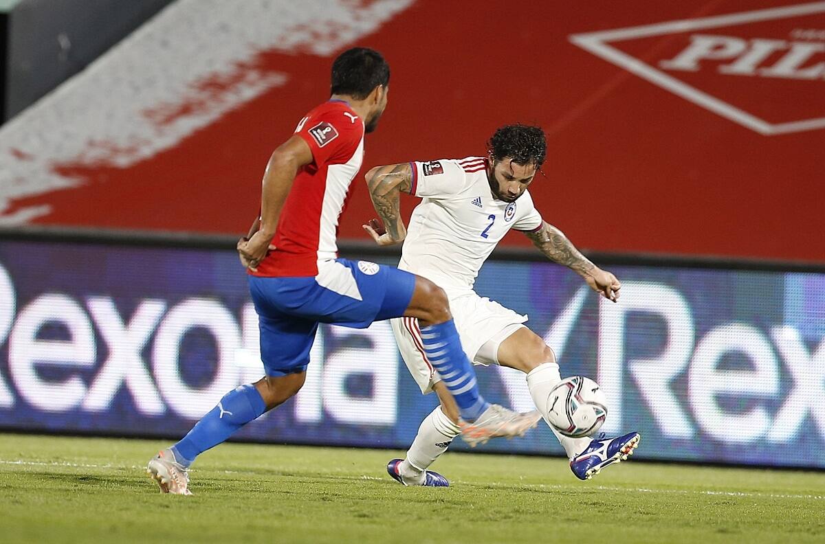 La UC buscaría dar el batacazo al mercado de pases repatriando a Eugenio Mena y amargando a la U