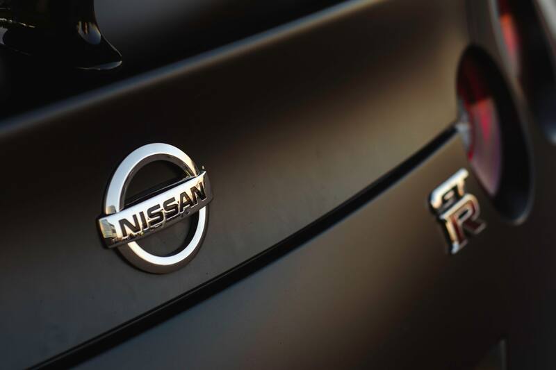 La compañía cerrará siete de sus fábricas en un intento de aminorar los efectos de la profunda crisis financiera que atraviesan desde hace meses.