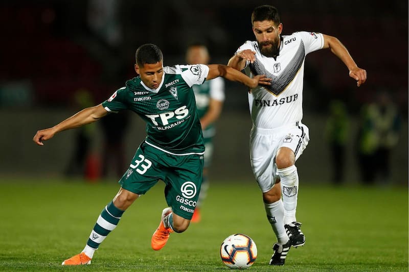 Dos periodos en Santiago Morning. Foto: Agencia Aton.