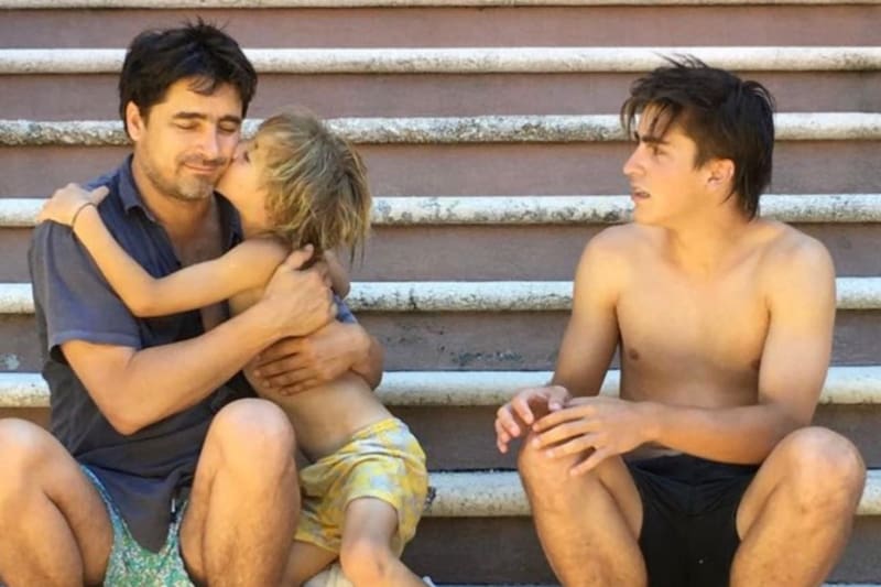 tiene dos hijos además de Milagros Zabaleta.