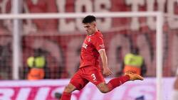 El defensa central uruguayo por el que irá Colo Colo: tiene pasos por el fútbol italiano