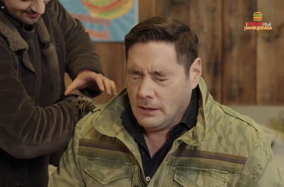 "Ay, se está moviendo, hueo...": Pancho Saavedra no la pasó bien al tener una tarántula en su hombro