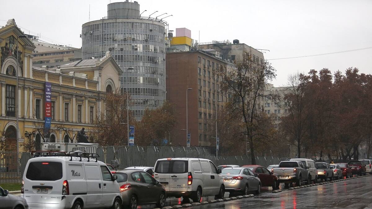 Restricción vehicular: ¿Qué vehículos no pueden transitar hoy viernes 11 de junio en la Región Metropolitana?