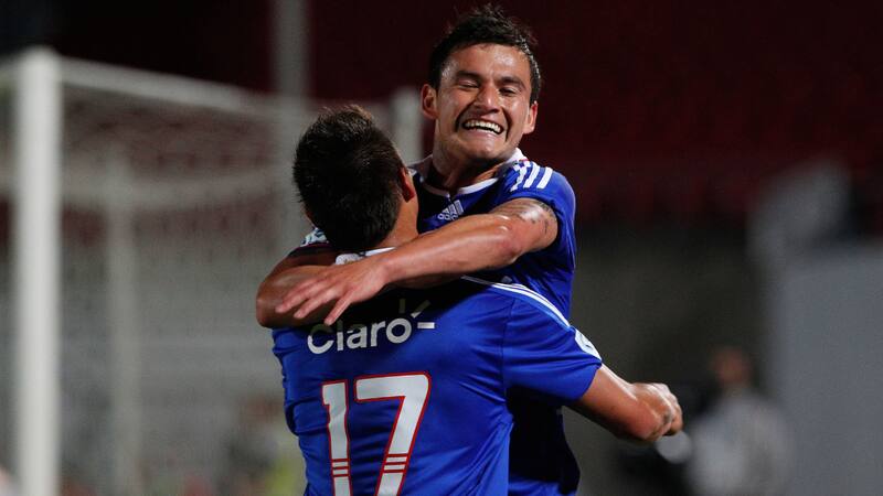 El guiño de Eduardo Vargas a la U tras la presentación de Charles Aránguiz