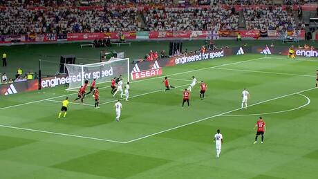 VIDEO | Con jugadón de Vinícius Jr: el golazo del Real Madrid para ponerse en ventaja en la final de Copa del Rey