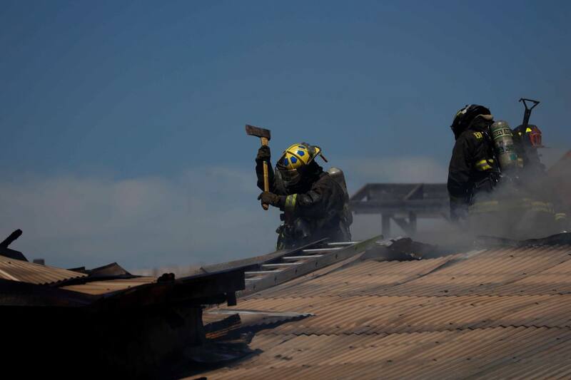 Hasta el momento se confirmó que fueron consumidas por el fuego seis casas.