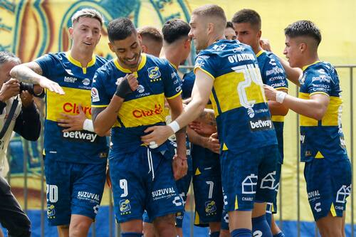 Everton debuta esta noche en Copa Chile, cuando enfrente a Población Los Nogales en el Bicentenario de La Florida. Crédito: Agencia Aton.