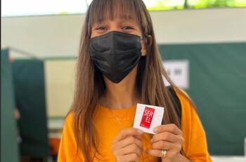 La sentida reflexión de Lorena Capetillo tras votar en el Día Contra el Femicidio: "Mi corazón se expande recordando a tantas mujeres que hoy no pudieron votar"