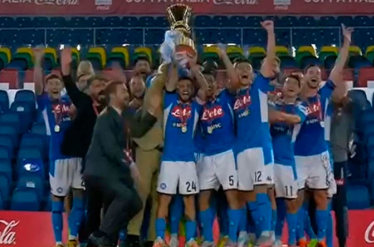 Así levantó Napoli la Copa Italia tras vencer a Juventus por penales