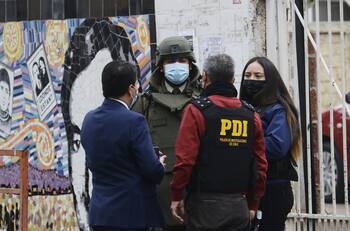 Mujer muere baleada en Santiago Centro: Recibió al menos cinco disparos en su cuerpo