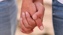 Es una de las parejas más queridas de la TV y a través de un podcast realizan su propia terapia de pareja