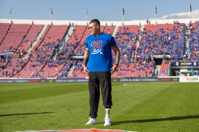 Cristóbal Campos en un homenaje realizado por Universidad de Chile en el Estadio Nacional. Foto: Felipe Escobedo