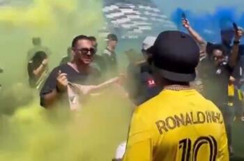 VIDEO | El increíble recibimiento que le dieron a Ronaldinho y Roberto Carlos en Estados Unidos
