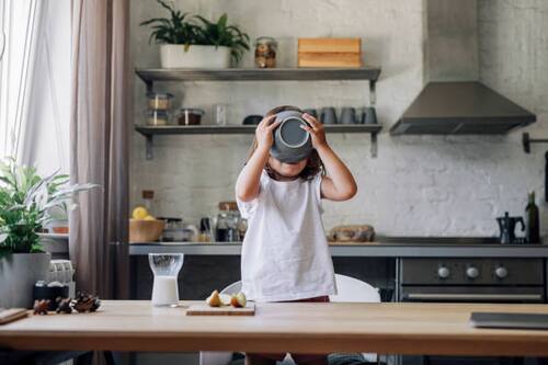 Conoce los alimentos que no deben comer los niños.
