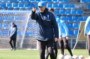 Tiago Nunes mueve el tablero por la lesión de César Pinares: esto planea en la UC