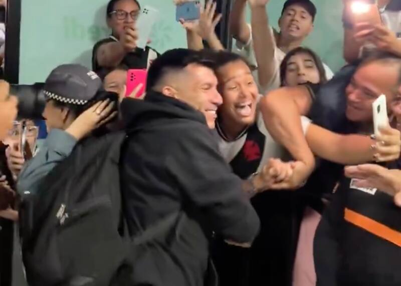 Gary Medel provocó la euforia de los hinchas de Vasco da Gama.