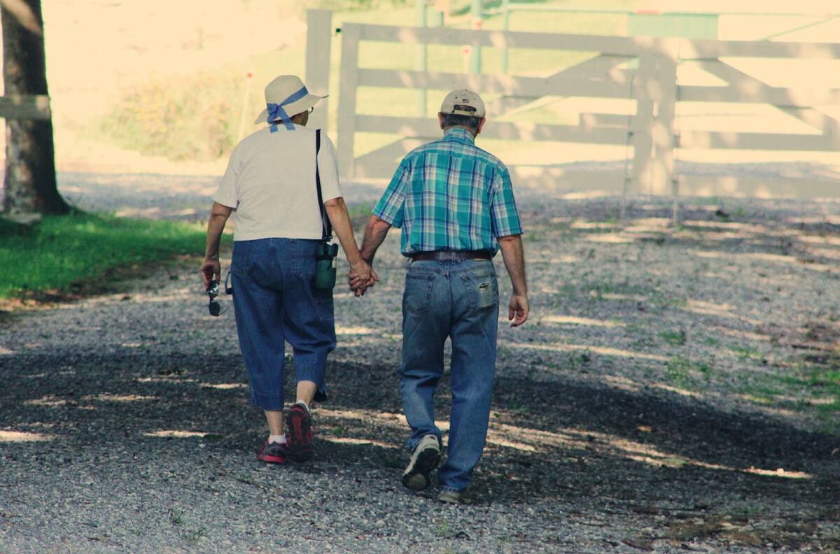 Villa Demencia: ¿Cómo es el pueblo donde solo viven personas con alzhéimer?