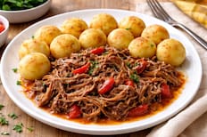 Carne mechada en olla a presión con papas duquesas: Esta receta es ideal para la cena de Navidad