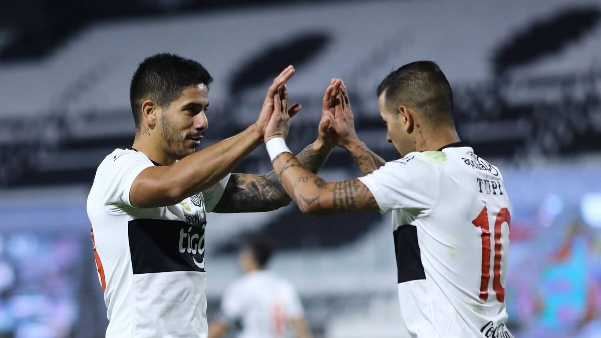 Crisis económica de Olimpia ilusiona a Colo Colo y la U con grandes refuerzos paraguayos