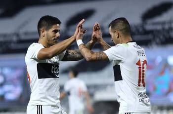 Crisis económica de Olimpia ilusiona a Colo Colo y la U con grandes refuerzos paraguayos