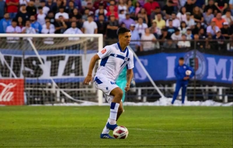 jugando por Deportes Santa Cruz. Foto: Instagram Carlos Salomón.