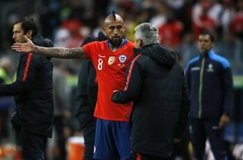 ¿Quiebre con el camarín de La Roja? Lo que hablan los medios colombianos sobre la salida de Rueda