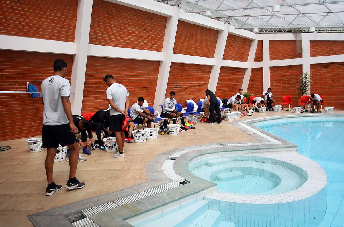 ¿Jugarán? Así se entrenan Esteban Paredes y Jorge Valdivia en Quito antes del debut en la Sudamericana