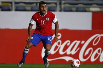 El "9" de clase mundial que haría dupla con César Pinares en Gremio