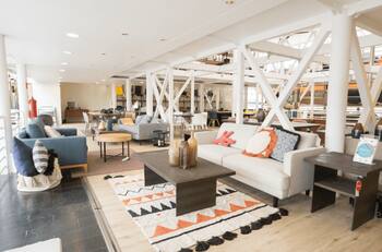 Reconocida empresa de muebles al borde de la quiebra: Tiene 75 años de servicio en Chile