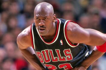¡Leyenda! Michael Jordan dejó este tiro de antología hace 29 años