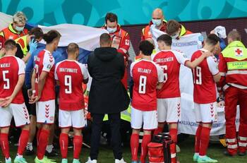 VIDEO: Christian Eriksen cayó desplomado en el duelo entre Dinamarca y Finlandia en la Eurocopa