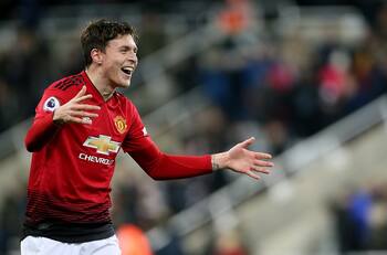 Barcelona estaría tras los pasos del defensa sueco Víctor Lindelöf