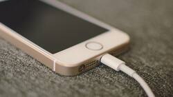 Esta es la razón por la que no debes dejar el celular en tu cama: lo avala estudio científico