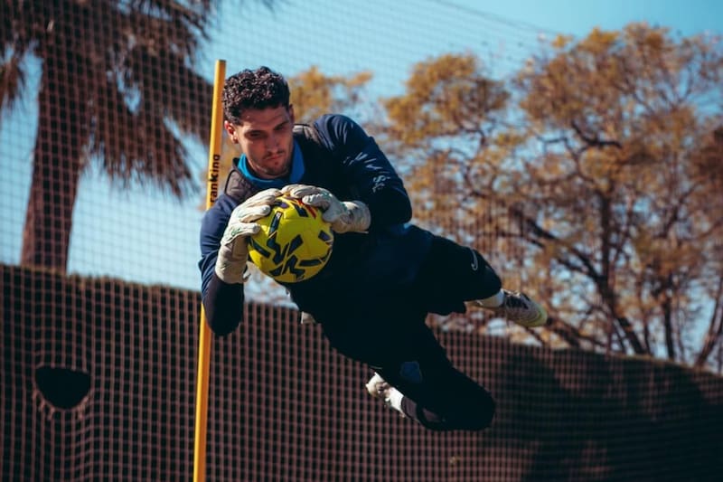 Seguirá en el club Ilicitano hasta la temporada 26/27. Foto: @elchecf en Instagram.