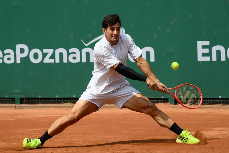 no pudo completar su debut en el ATP de Bastad. EFE