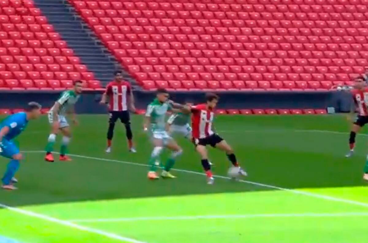 De taco: El golazo de Íñigo Martínez para el triunfo parcial del Athletic sobre Betis