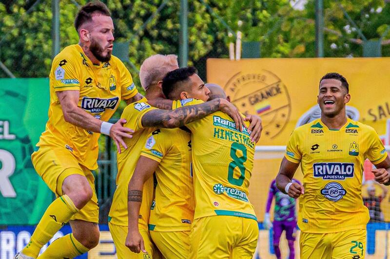 ficha a un ex Colo Colo. Foto: @ABucaramanga