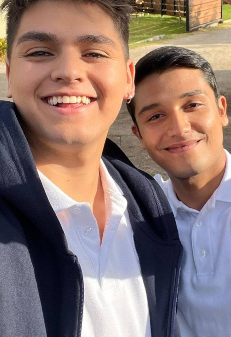 Oliver Borner y Andrew Bargsted en el set de "Como la vida misma" / Créditos: Instagram