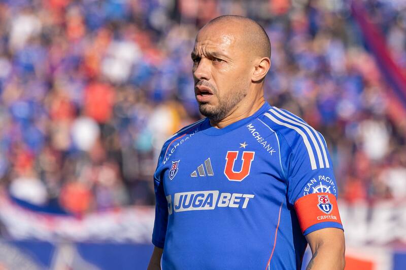 Marcelo Díaz en el duelo de U. de Chile frente a O'Higgins por la Liga de Primera 2025. Foto: Felipe Escobedo